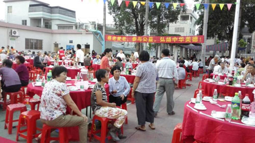 汽車（chē）漆廠家 明（míng）邦化工走進新（xīn）塘社區愛心敬（jìng）老.jpg